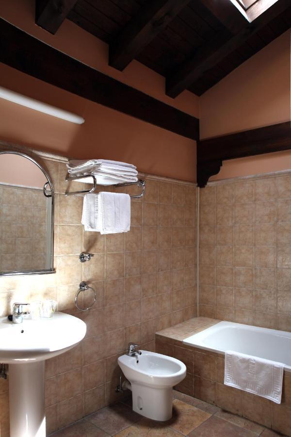 Hostal Antxitonea Элисондо Экстерьер фото